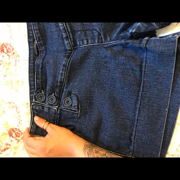 Jean shorts with lots of cute buttons - Picture 3 of 4